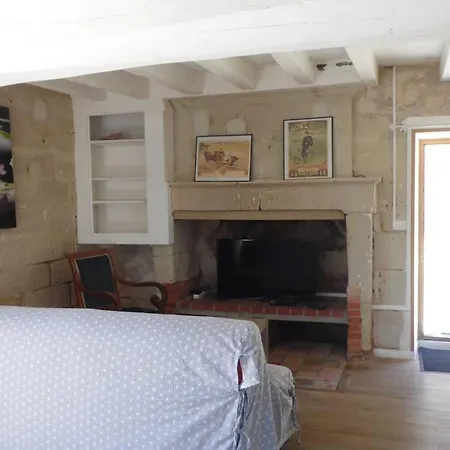 Maisonnette Climatisee Avec Parking Prive Doue-en-Anjou Buitenkant foto