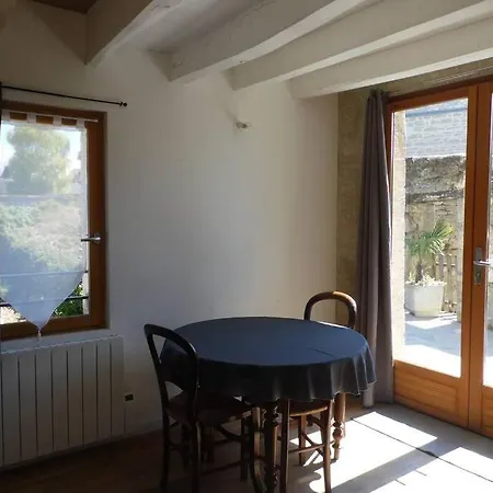 Maisonnette Climatisee Avec Parking Prive Doue-en-Anjou Buitenkant foto
